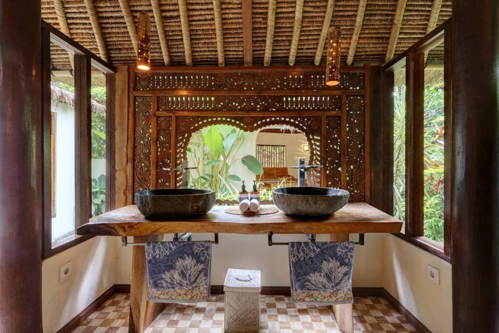 Rumah Kelapa Sepi Karangasem  Luaran gambar